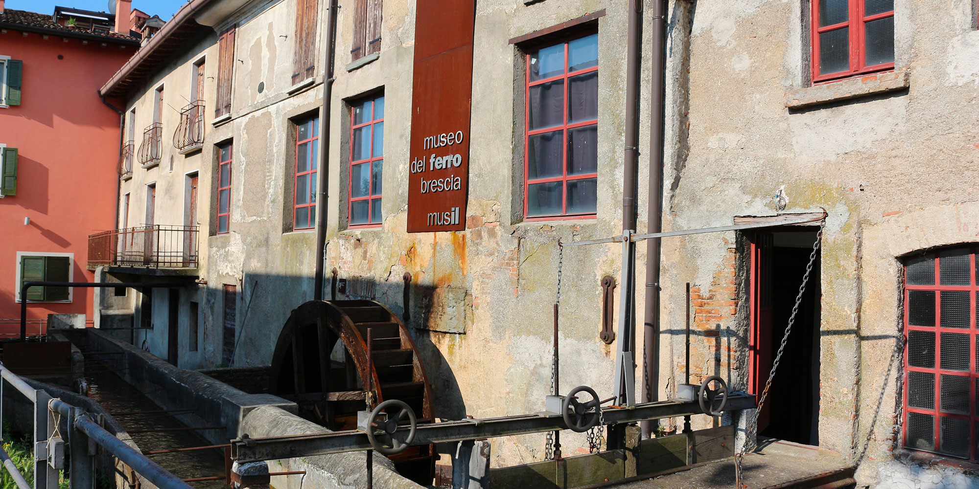 Fotografia esterna del musil - museo del ferro di San Bartolomeo a Brescia